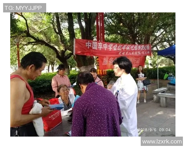 姚明场外救援感人瞬间展现大爱精神与人性光辉