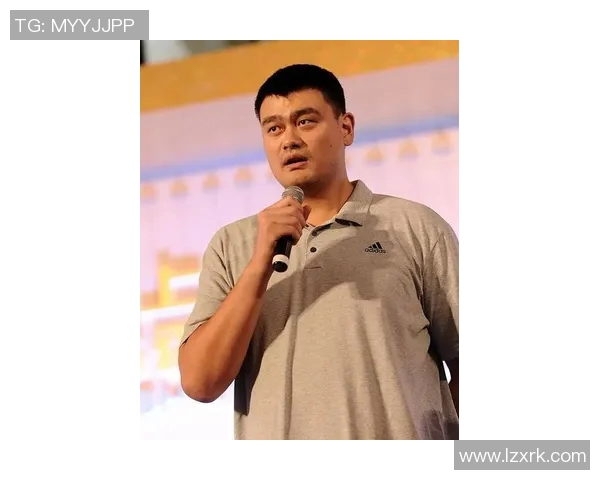 姚明场外拍摄揭秘篮球巨星生活背后的真实故事与感人瞬间