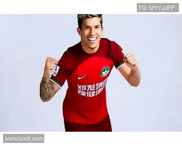 63岁足球明星重返赛场展现传奇风采引发球迷热议与感动